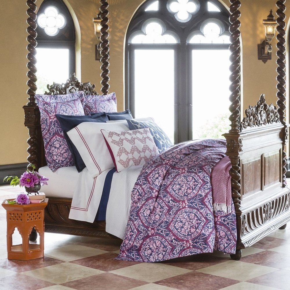 Rowyn by Sferra - Euro Sham (1) 26x26 - Navy/Berry